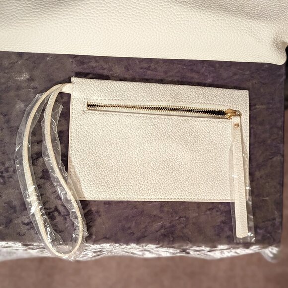 Malibu Skye Reversable Tote with Wristlet and Adjustable Strap NWT - Picture 10 of 11